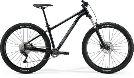 merida-big-trail-400-glossy-blackmatt-cool-grey-bumsonthesaddle.jpg